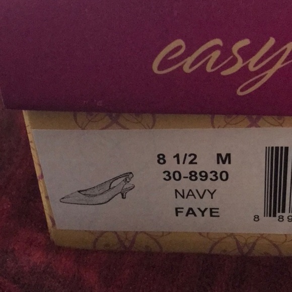 Easy Street Womens Faye Pointed Toe Kitten Heel Pumps - Picture 6 of 6